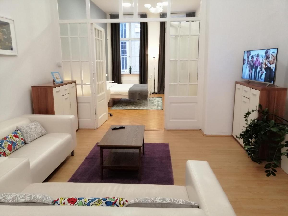 Filinhome Zmaj Jovina Suite 诺威萨 外观 照片